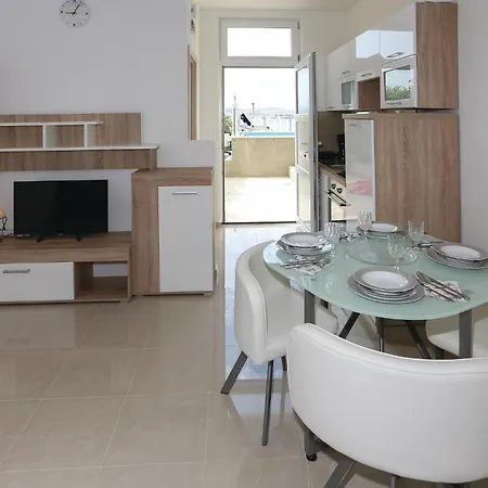 In Διαμέρισμα