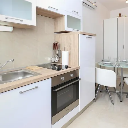 Lovely In With Kitchen *